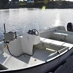 6 Person In Bud-by Traum * Bud