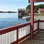 Holiday home 6 Person In Bud-by Traum *
